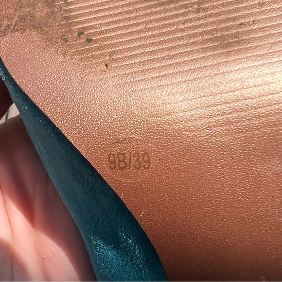 BCBGeneration Elegant Blue and Black Women's Heels - Picture 10 of 11